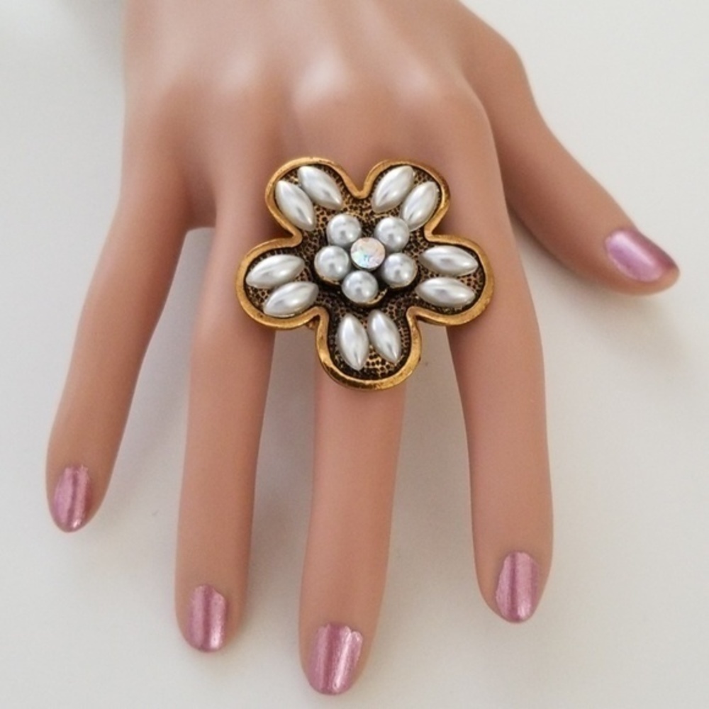Gold & Pearl Flower Ring